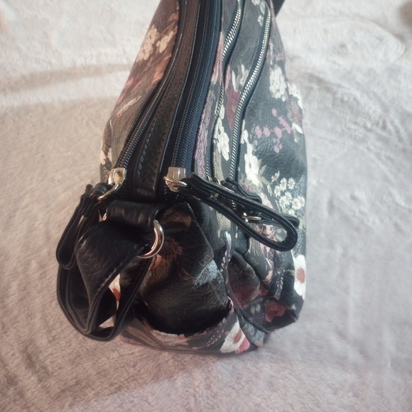 Elegant Floral Crossbody Bag - Picture 5 of 6